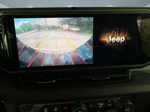 Used 2024 Jeep Wrangler Unlimited Sport AWD/4WD image 17