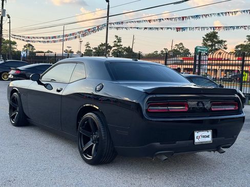 Used 2023 Dodge Challenger R/T w/ Blacktop Package image 8