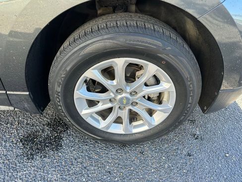 Used 2018 Chevrolet Equinox LT FWD image 26