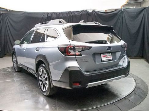 Used 2023 Subaru Outback Limited AWD/4WD image 10