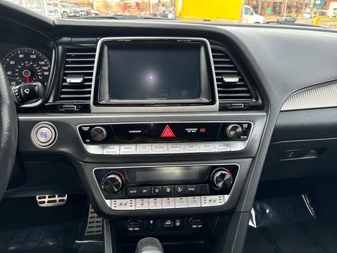 Used 2019 Hyundai Sonata Limited image 18