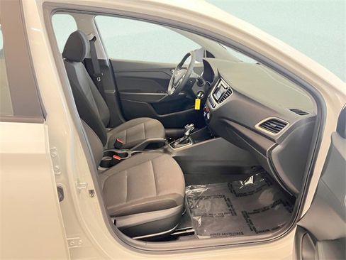 Used 2021 Hyundai Accent SE image 12