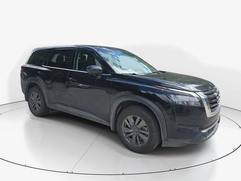 Used 2025 Nissan Pathfinder S FWD image 3