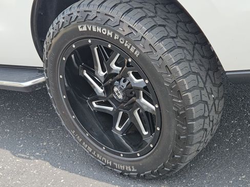 Used 2018 Ford Expedition XLT w/ Equipment Group 202A RWD image 7