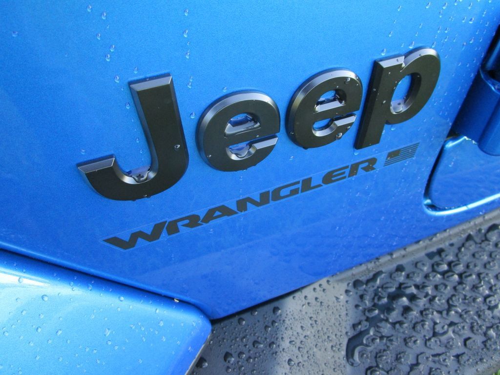 New 2026 Jeep Wrangler Unlimited Sahara w/ Whitecap Package AWD/4WD image 13