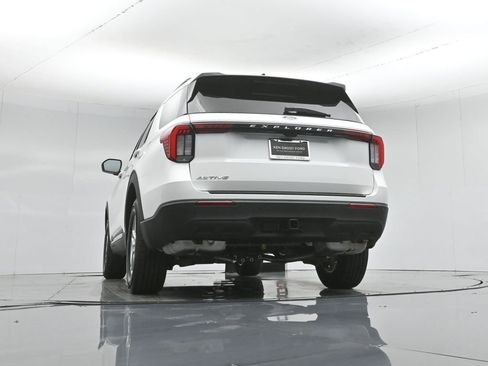 New 2026 Ford Explorer Active RWD image 49