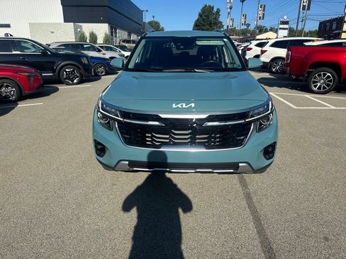 Certified 2024 Kia Seltos EX AWD/4WD image 2