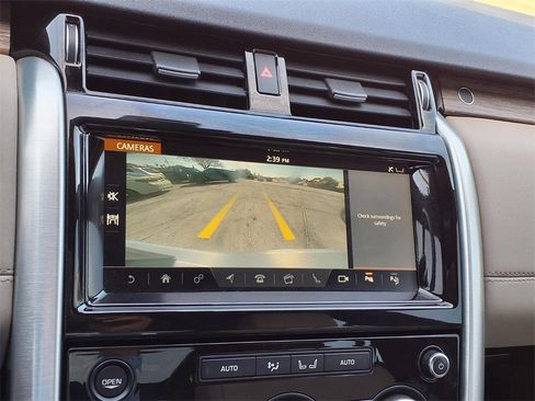 Used 2019 Land Rover Discovery HSE image 30