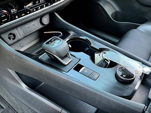 Used 2024 Nissan Rogue SL image 18