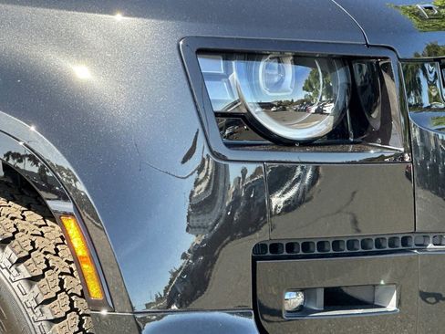 New 2026 Land Rover Defender 130 X-Dynamic SE AWD/4WD image 10