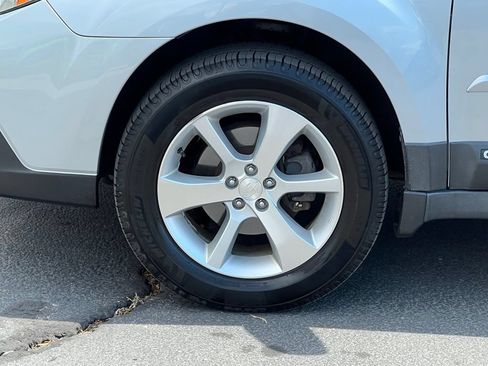 Used 2013 Subaru Outback 2.5i Limited w/ Moonroof Pkg AWD/4WD image 14