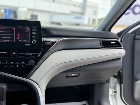 Used 2021 Toyota Camry LE image 26