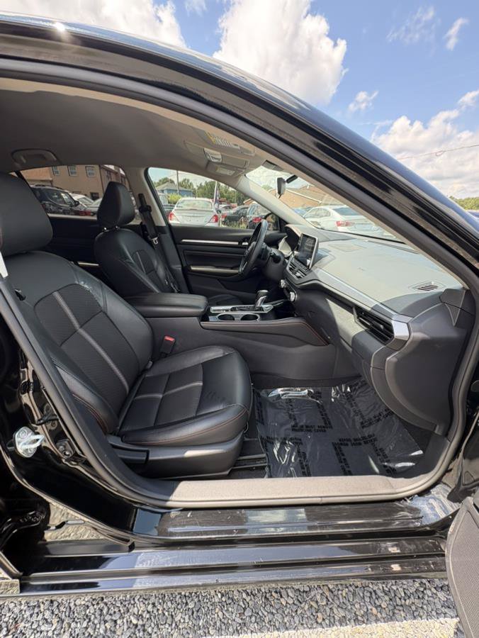 Used 2023 Nissan Altima 2.5 SR AWD/4WD image 10