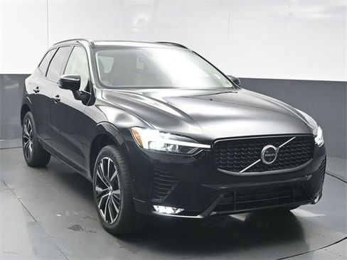 Used 2025 Volvo XC60 B5 Plus w/ Protection Package Premier image 2
