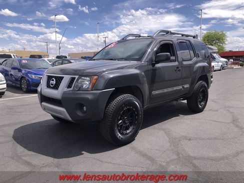 Used 2013 Nissan Xterra PRO-4X image 3