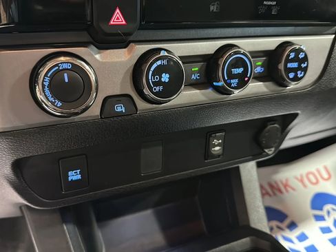 Used 2017 Toyota Tacoma SR5 w/ Tow Package AWD/4WD image 19