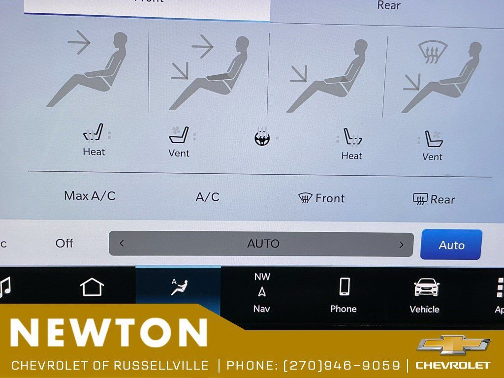 Used 2025 Chrysler Pacifica Limited FWD image 32