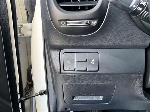 Used 2018 Kia Soul + image 32
