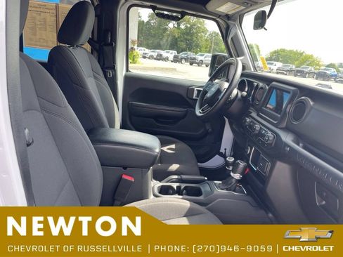 Used 2022 Jeep Wrangler Unlimited Sport AWD/4WD image 22