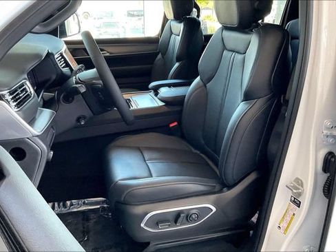 New 2026 Jeep Grand Wagoneer Limited AWD/4WD image 7