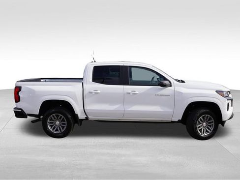 Used 2024 Chevrolet Colorado LT w/ LT Convenience Package II RWD image 3