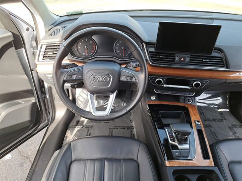 Used 2023 Audi Q5 2.0T Premium w/ Convenience Package image 16