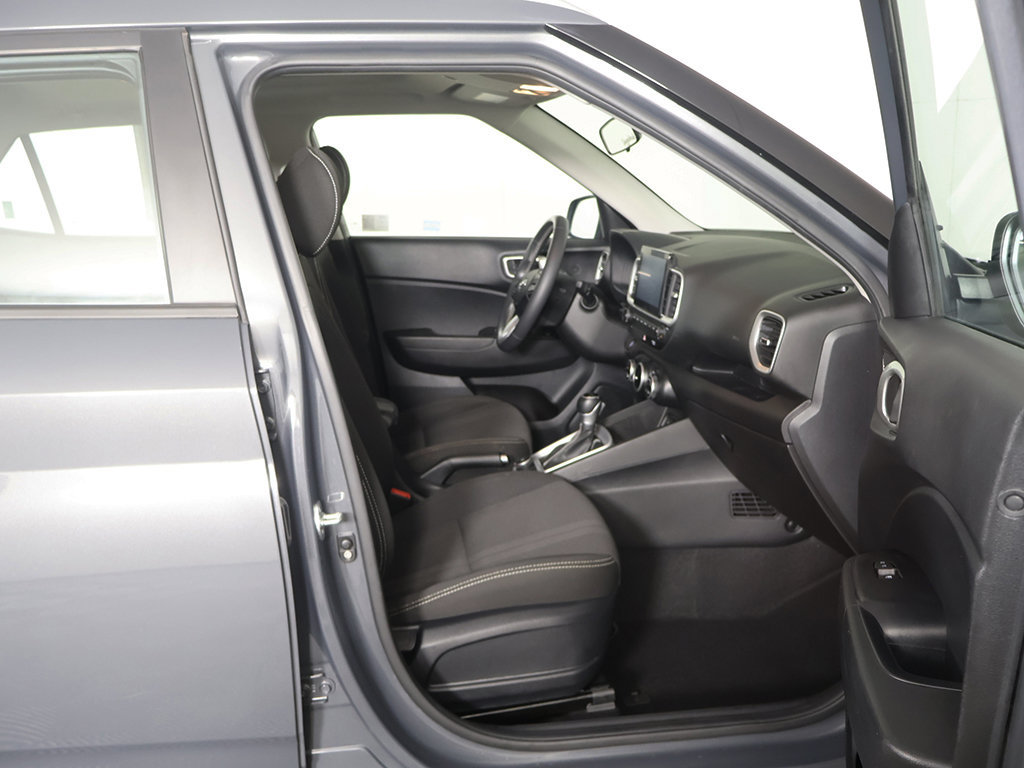 Used 2024 Hyundai Venue SEL FWD image 29