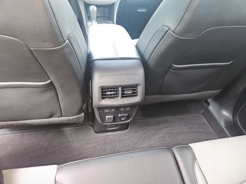 Used 2018 Chevrolet Equinox Premier AWD/4WD image 23