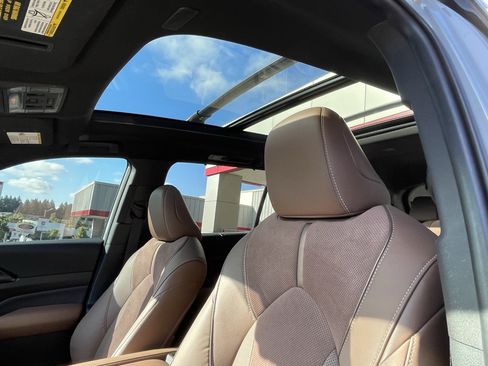 Certified 2025 Toyota Grand Highlander AWD Hybrid image 19