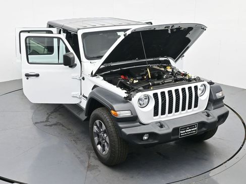 Used 2020 Jeep Gladiator Sport w/ Quick Order Package 24S AWD/4WD image 32