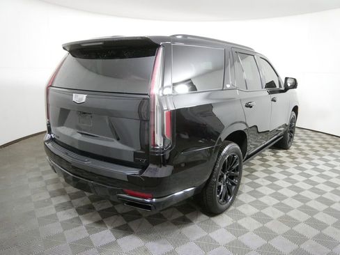 Used 2022 Cadillac Escalade Sport Platinum w/ LPO, ONYX Package image 3