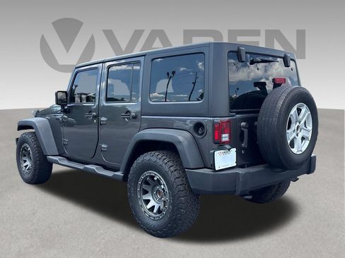 Used 2018 Jeep Wrangler Unlimited Sport S AWD/4WD image 14