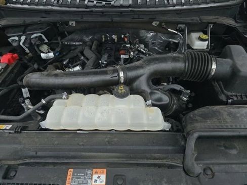 Used 2025 Ford Expedition Platinum image 17