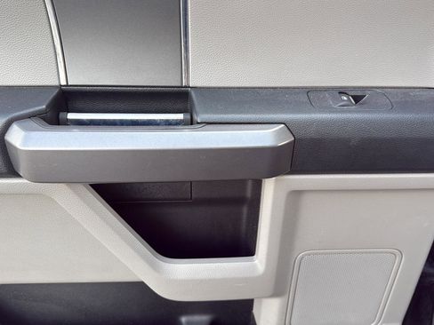 Used 2019 Ford F150 XLT w/ Equipment Group 302A Luxury image 19