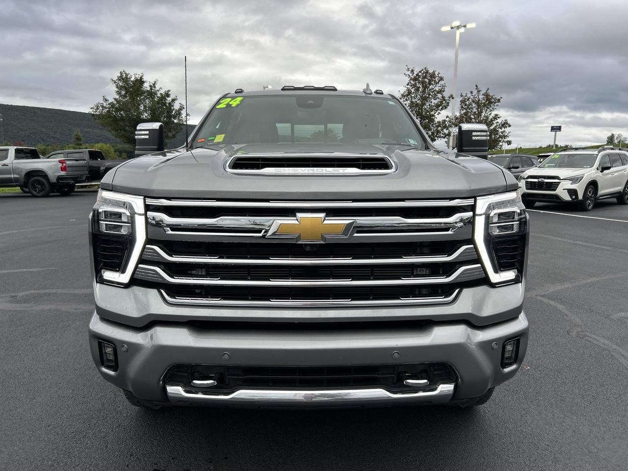 Used 2024 Chevrolet Silverado 2500 High Country w/ Technology Package AWD/4WD image 14