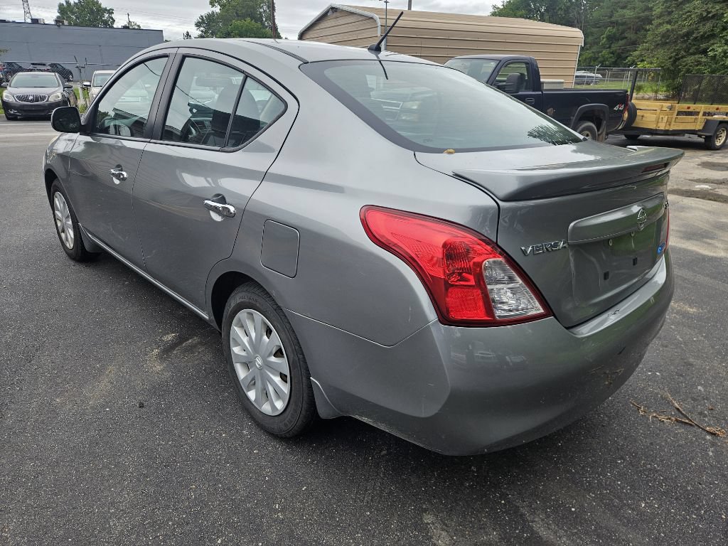 Used 2013 Nissan Versa SV FWD image 7