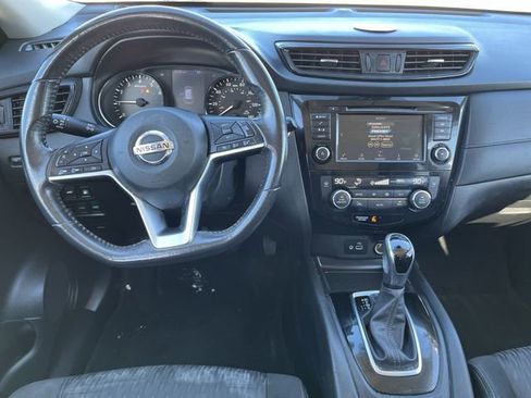 Used 2020 Nissan Rogue SV image 13