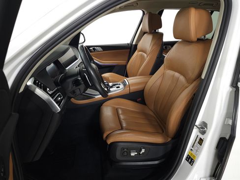 Used 2022 BMW X7 xDrive40i w/ Executive Package image 16