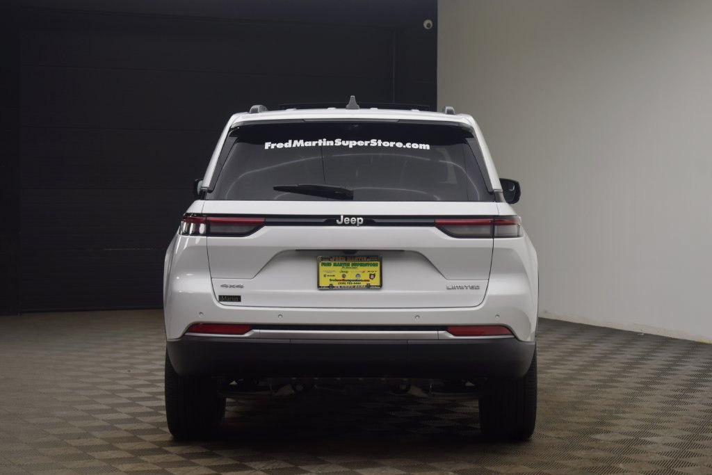 New 2026 Jeep Grand Cherokee Limited AWD/4WD image 12