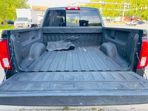 Used 2017 Chevrolet Silverado 1500 LTZ Z71 AWD/4WD image 12