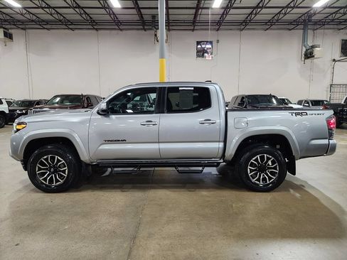 Used 2023 Toyota Tacoma TRD Sport w/ Technology Package RWD image 7