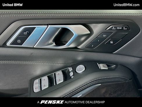 Used 2025 BMW X7 xDrive40i AWD/4WD image 18