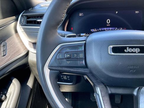 Used 2024 Jeep Grand Cherokee L Limited w/ Luxury Tech Group II image 32