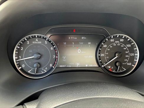 Used 2021 Nissan Armada SL w/ Captain's Chairs Package image 22