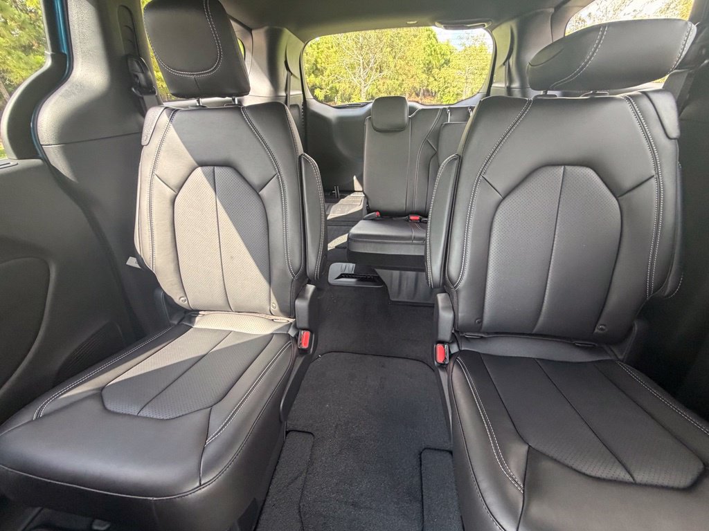 New 2027 Chrysler Pacifica Select w/ Family Tech Group FWD image 25
