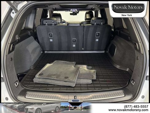Used 2023 Jeep Grand Cherokee Overland w/ Luxury Tech Group IV AWD/4WD image 12