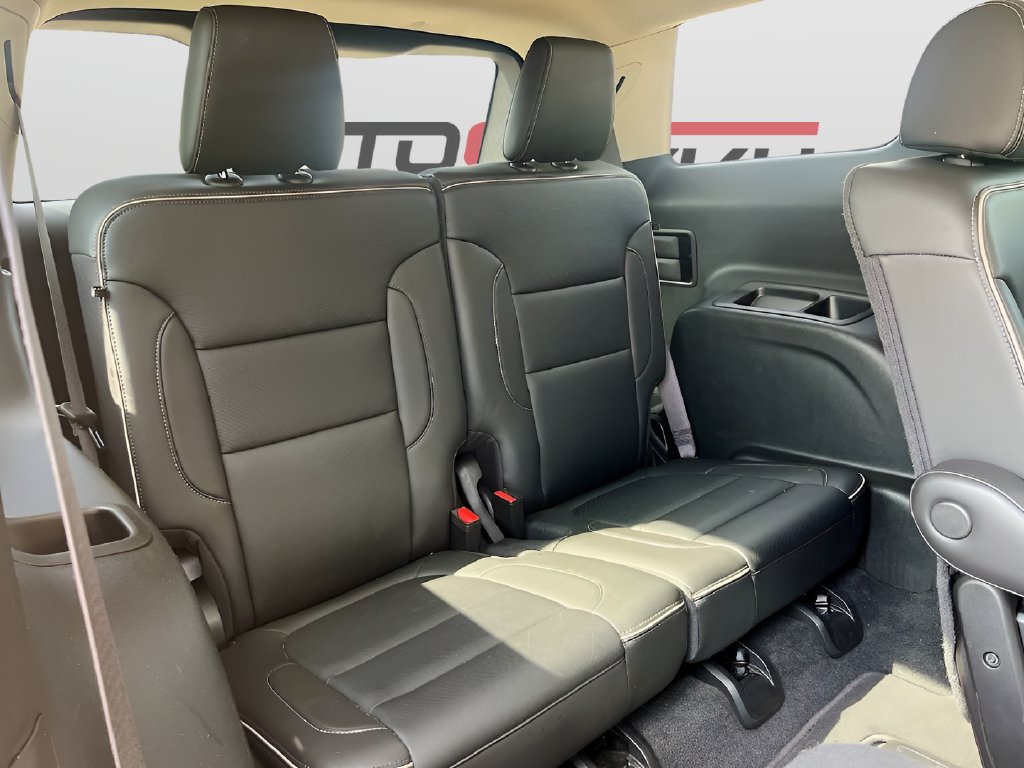 Used 2023 GMC Acadia Denali w/ Black Diamond Edition FWD image 30