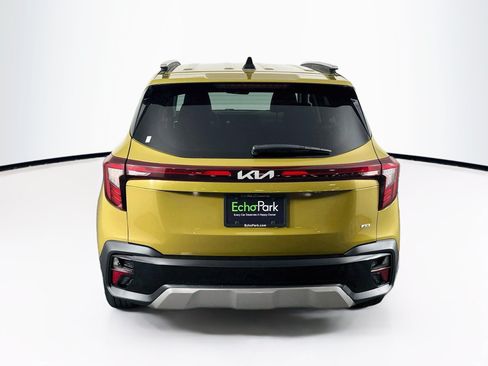 Used 2024 Kia Seltos SX w/ SX Sunroof Package AWD/4WD image 7