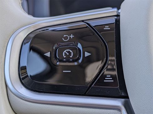 Used 2019 Volvo XC60 T8 Inscription w/ Advanced Package image 25