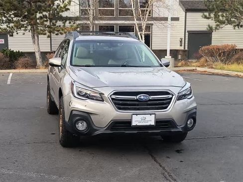 Used 2018 Subaru Outback 3.6R Limited image 3